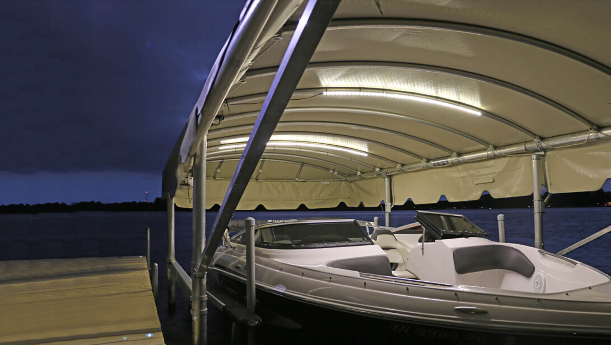 2021 Shore Station ShoreStation 8,000 pound Pontoon Hoist + Legacy